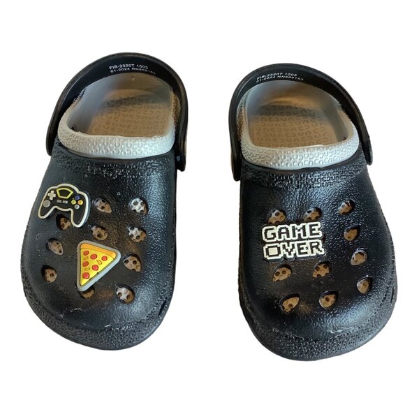 Capelli New York Kids Black Game Over Clogs With Pizza Controller Charms US 7 - Picture 4 of 6